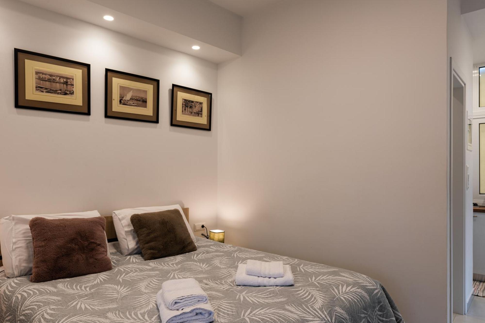 Modern Studio Apartment B Atina Dış mekan fotoğraf